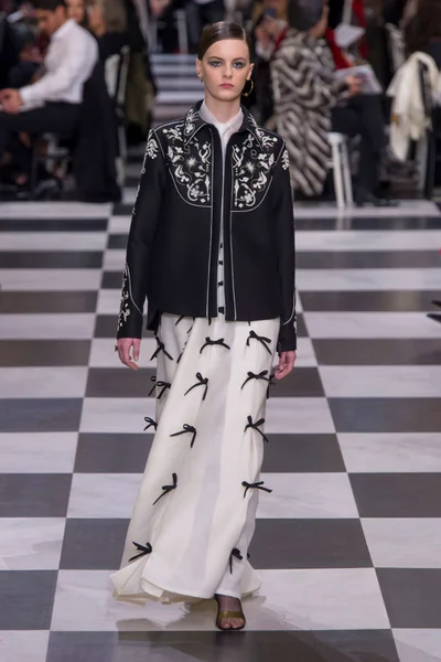 Look 57